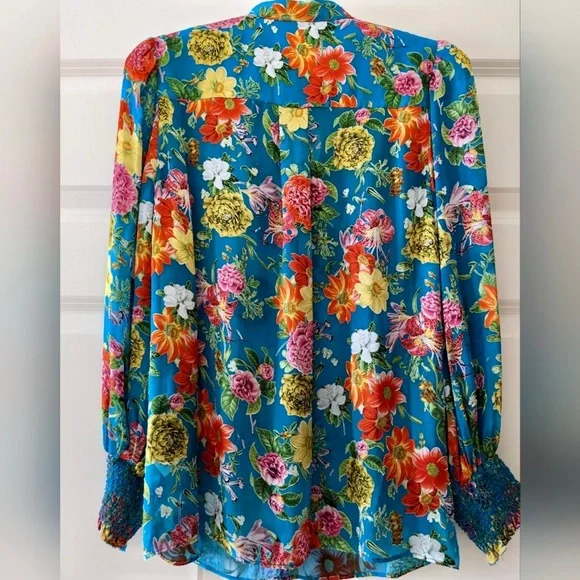 - ALICE + OLIVIA
Sheila Floral Satin Blouse size M - Picture 7 of 10